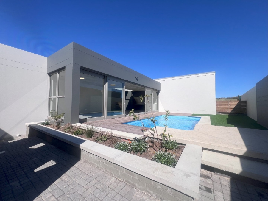 4 Bedroom Property for Sale in Oubaai Western Cape